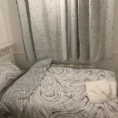At Apex House Single Room Horndon-on-the-Hill Eksteriør bilde